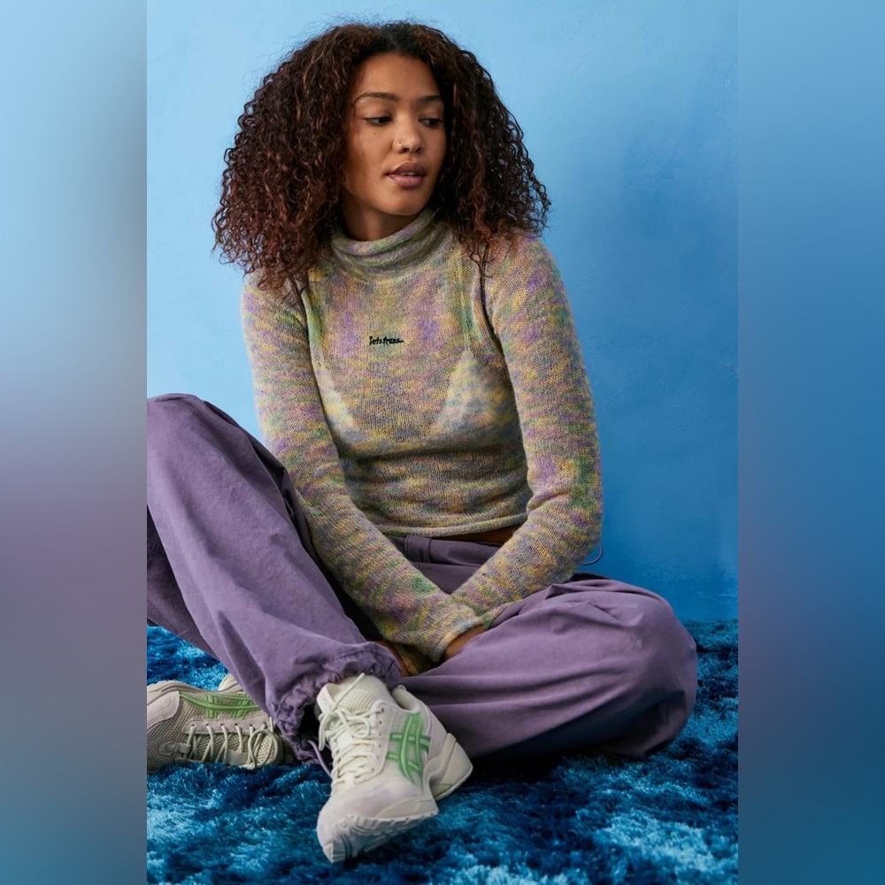 UO iets frans...Space-Dye Roll Neck Jumper NWT